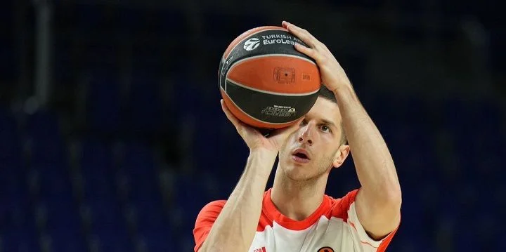 УНИКС - Црвена Звезда