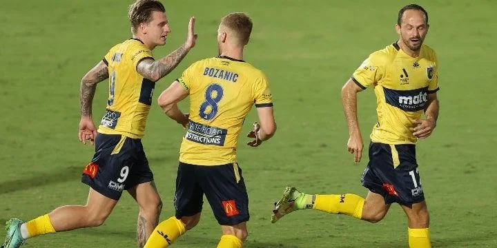 Централ Кост Маринерс - Перт Глори