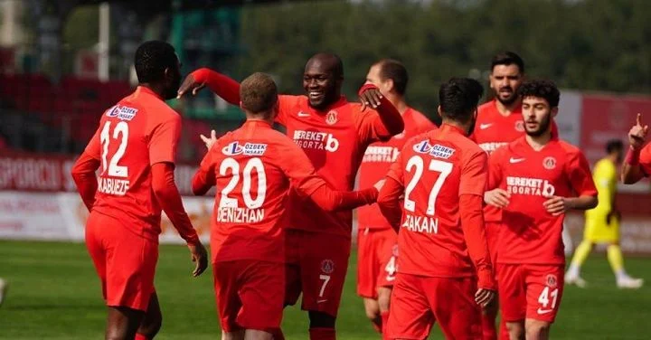 Умраниспор - Аданаспор