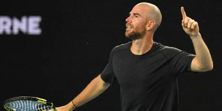 Адриан Маннарино - Брендон Накашима