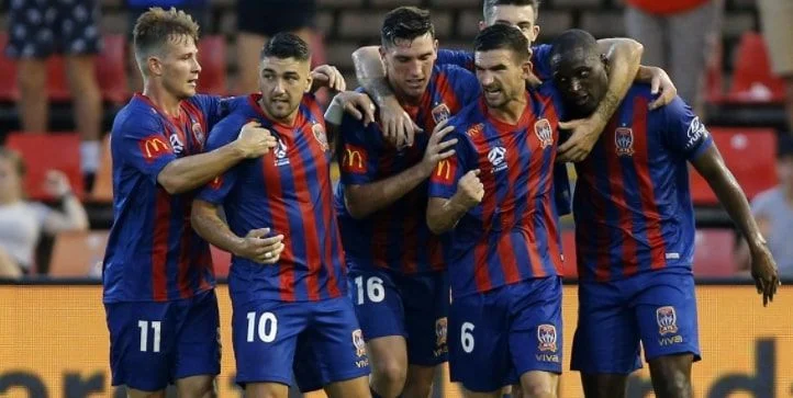 Ньюкасл Джетс - Вестерн Сидней Уондерерс Ньюкасл Джетс - Вестерн Сидней Уондерерс