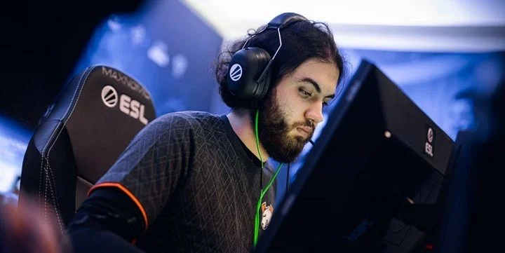 Outsiders - ENCE eSports Outsiders - ENCE eSports