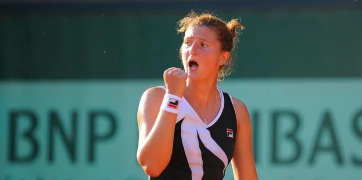 Хэйли Баптист - Ирина Камелия Бегу