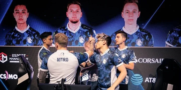 Team Liquid - Movistar Riders Team Liquid - Movistar Riders