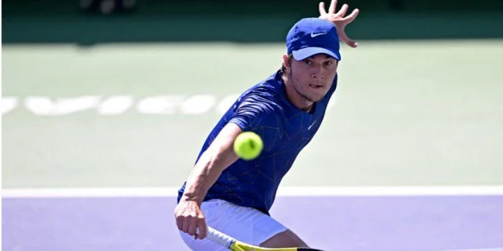 Миомир Кечманович - Феликс Оже-Альяссим Миомир Кечманович - Феликс Оже-Альяссим