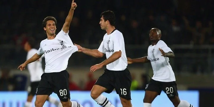 Витория Гимарайнш - Пасуш де Феррейра