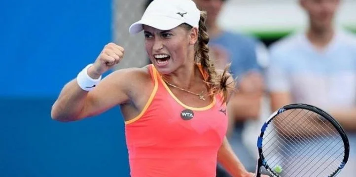 Юлия Путинцева - Айла Томлянович Юлия Путинцева - Айла Томлянович