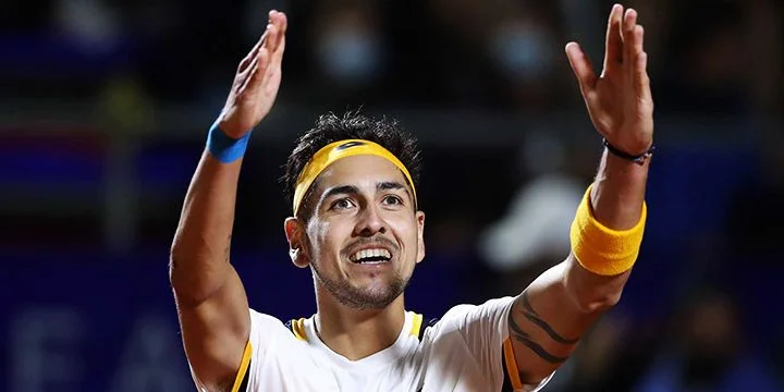 Алехандро Табило - Крис Гарин