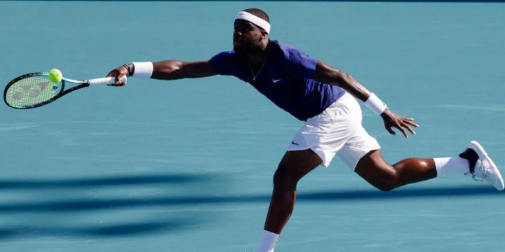 Нуну Боржеш - Фрэнсис Тиафо Нуну Боржеш - Фрэнсис Тиафо