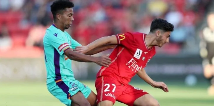 Аделаида Юнайтед - Брисбен Роар Аделаида Юнайтед - Брисбен Роар