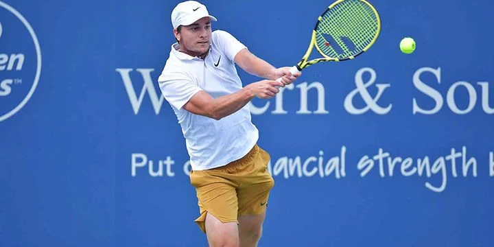 Миомир Кечманович - Ботик Ван де Зандшульп Миомир Кечманович - Ботик Ван де Зандшульп