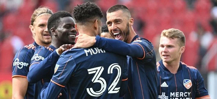 Цинциннати - Торонто Цинциннати - Торонто