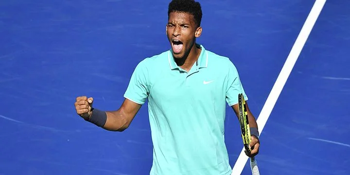 Феликс Оже-Альяссим - Камило Уго Карабелли