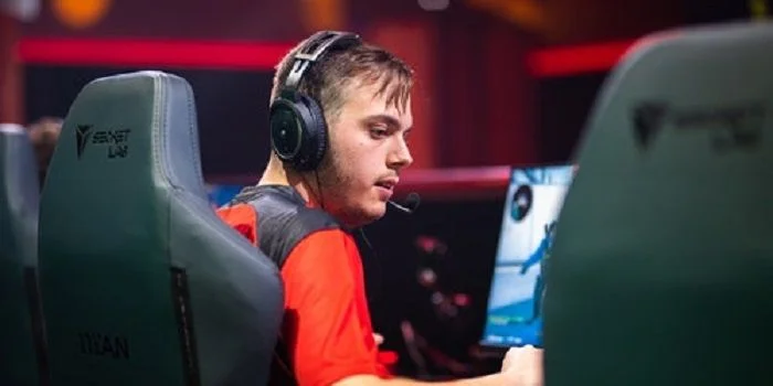 Fnatic - mouz NXT Fnatic - mouz NXT