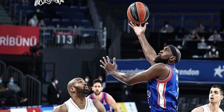 Анадолу Эфес - Фенербахче Анадолу Эфес - Фенербахче