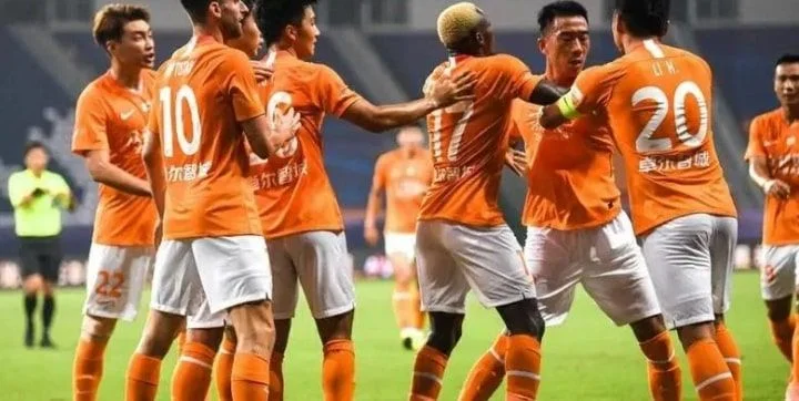 Ухань - Ухань Три Таунс