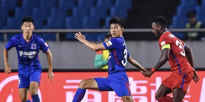 Шанхай Шэньхуа - Ухань 