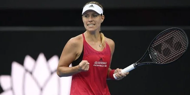 Лючия Бронцетти - Анжелик Кербер