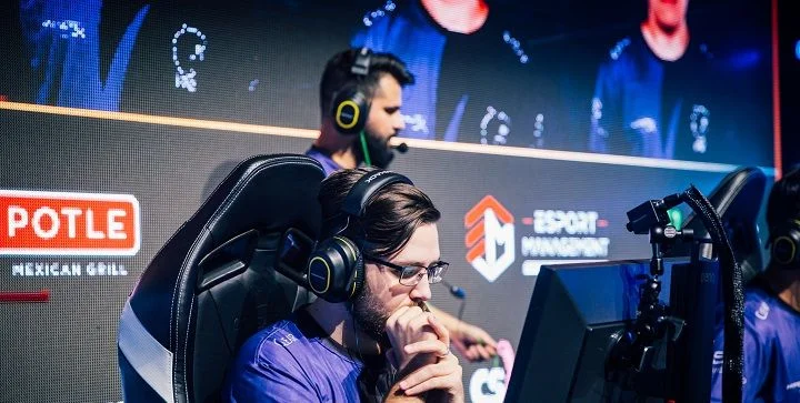 9z Team - Furia eSports 9z Team - Furia eSports