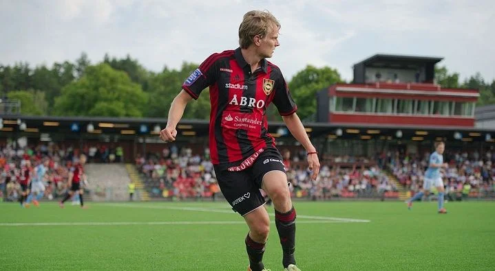 Броммапойкарна - Эстер Броммапойкарна - Эстер