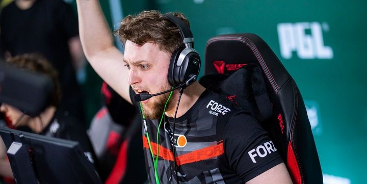 forZe — Astralis: прогноз на матч Roobet Cup