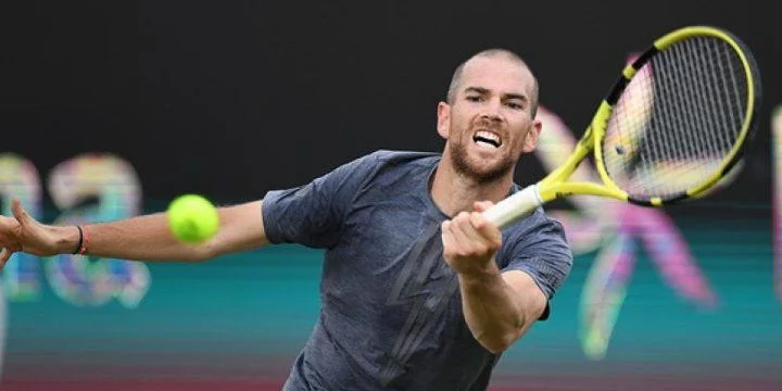 Томми Пол - Адриан Маннарино