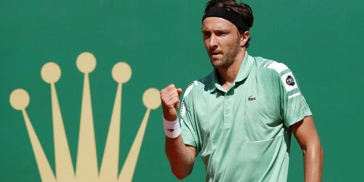 Артур Риндеркнех - Лукас Ноймайер