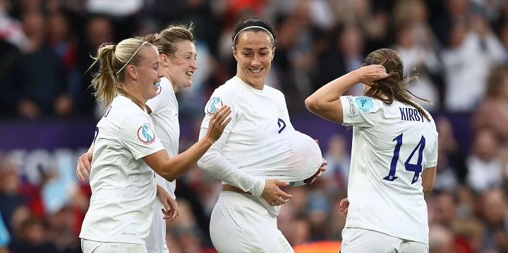 Северная Ирландиа - Англия