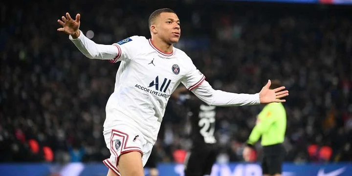 Кавасаки - ПСЖ