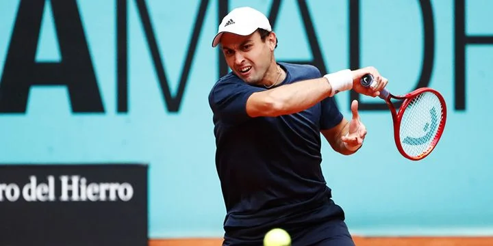 Душан Лайович - Аслан Карацев Душан Лайович - Аслан Карацев