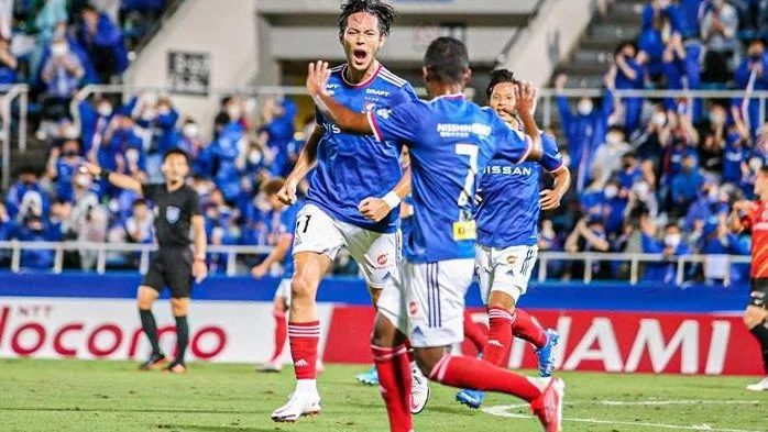 Хиросима - Йокогама Маринос