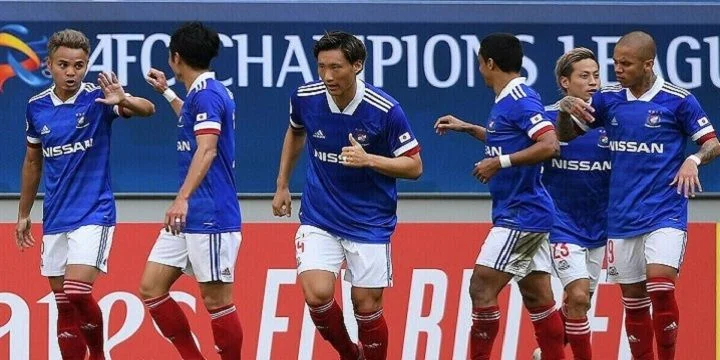 Йокогама Маринос - Сенан