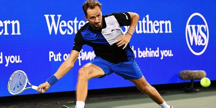 Даниил Медведев - Денис Шаповалов Даниил Медведев - Денис Шаповалов