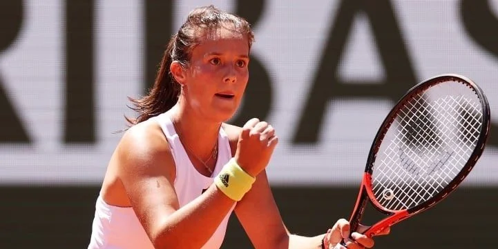 Дарья Касаткина - Магдалена Фрех