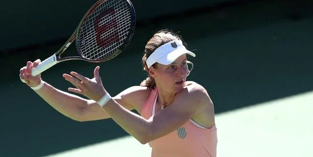 Лаура Зигемунд - Людмила Самсонова