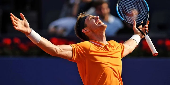 Николас Харри - Бьорн Фратанджело