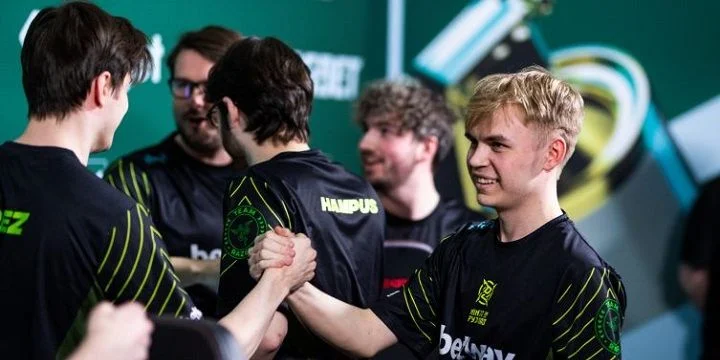 Ninjas in Pyjamas - Team Spirit Ninjas in Pyjamas - Team Spirit