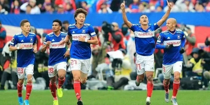 ФК Токио - Йокогама Маринос