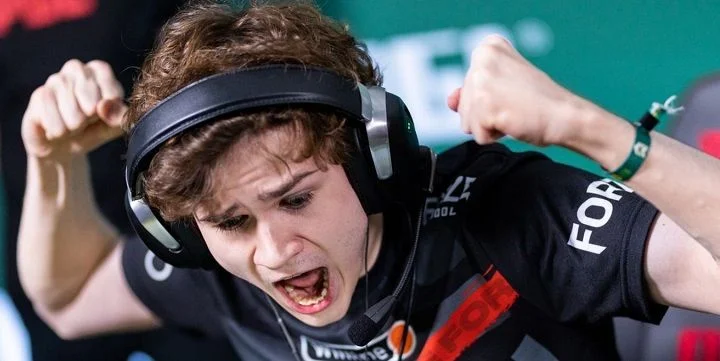 9INE - forZe 9INE - forZe