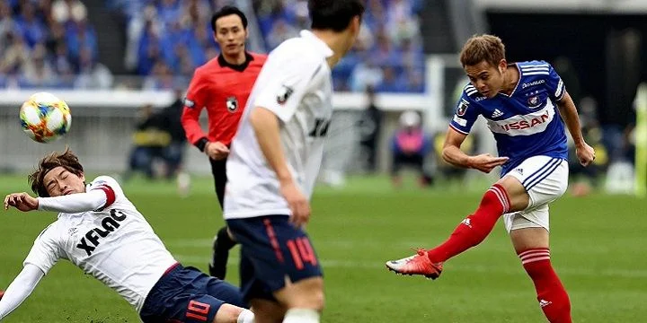 Йокогама Маринос - Сенан