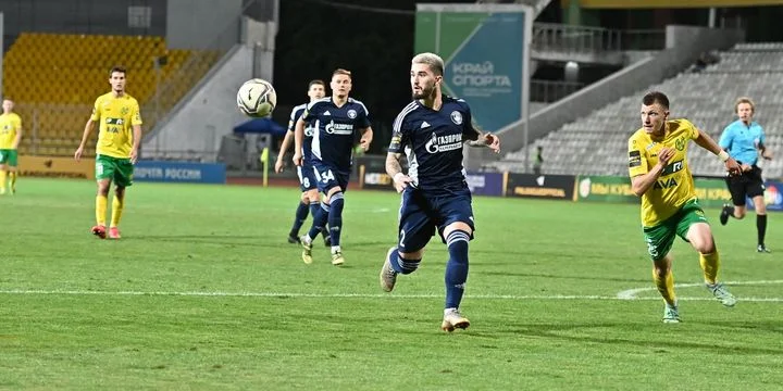 Фото футболистов шинник ярославль. Первая лига – волгарь. Футбол фнл. Кубань (футбольный клуб). Фк волгарь астрахань эмблема.