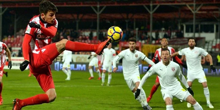 Волунтари - Университатя Крайова 1948