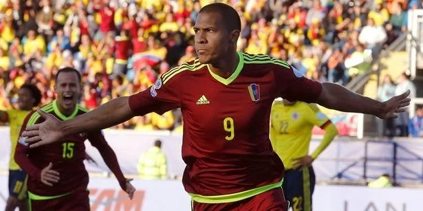 ОАЭ - Венесуэла