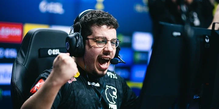 Furia eSports - Outsiders Furia eSports - Outsiders