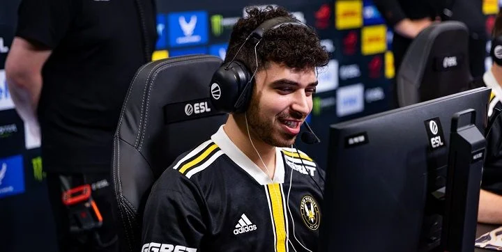 Team Vitality - Outsiders Team Vitality - Outsiders