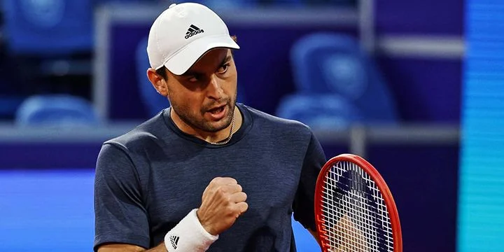 Чжичжэнь Чжан - Аслан Карацев Чжичжэнь Чжан - Аслан Карацев