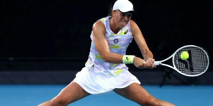 Ига Швентек - Айла Томлянович