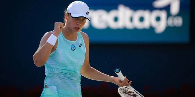 Ига Швентек - Кэти Макнэлли