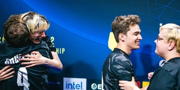 Team Spirit - Cloud 9