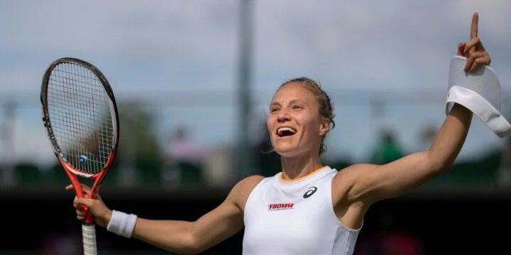 Виктория Голубич - Диана Парри